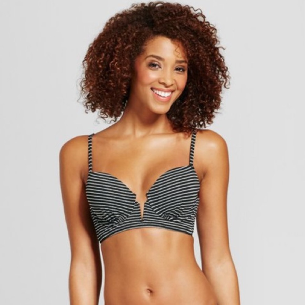 Bikini top! - Picture 1 of 7